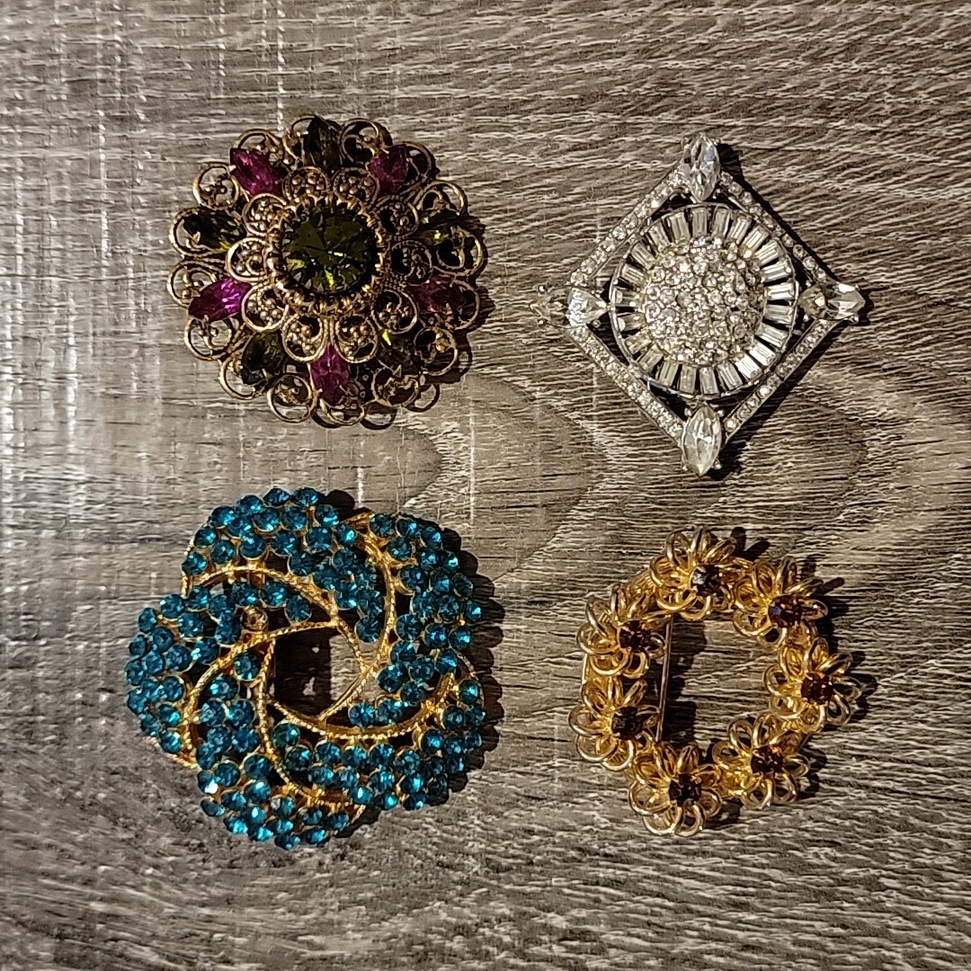 Lot Of 4 Ladies Jeweled Brooches